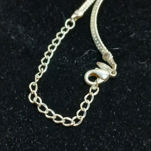 Vintage Avon Silver Tone Necklace & Earrings Costume Jewelry Set #23W - Picture 16 of 16